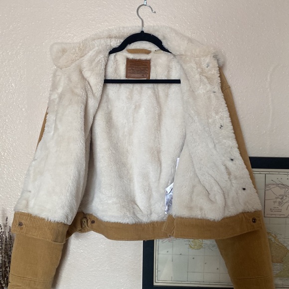Levi Sherpa Trucker Jacket - Picture 4 of 8